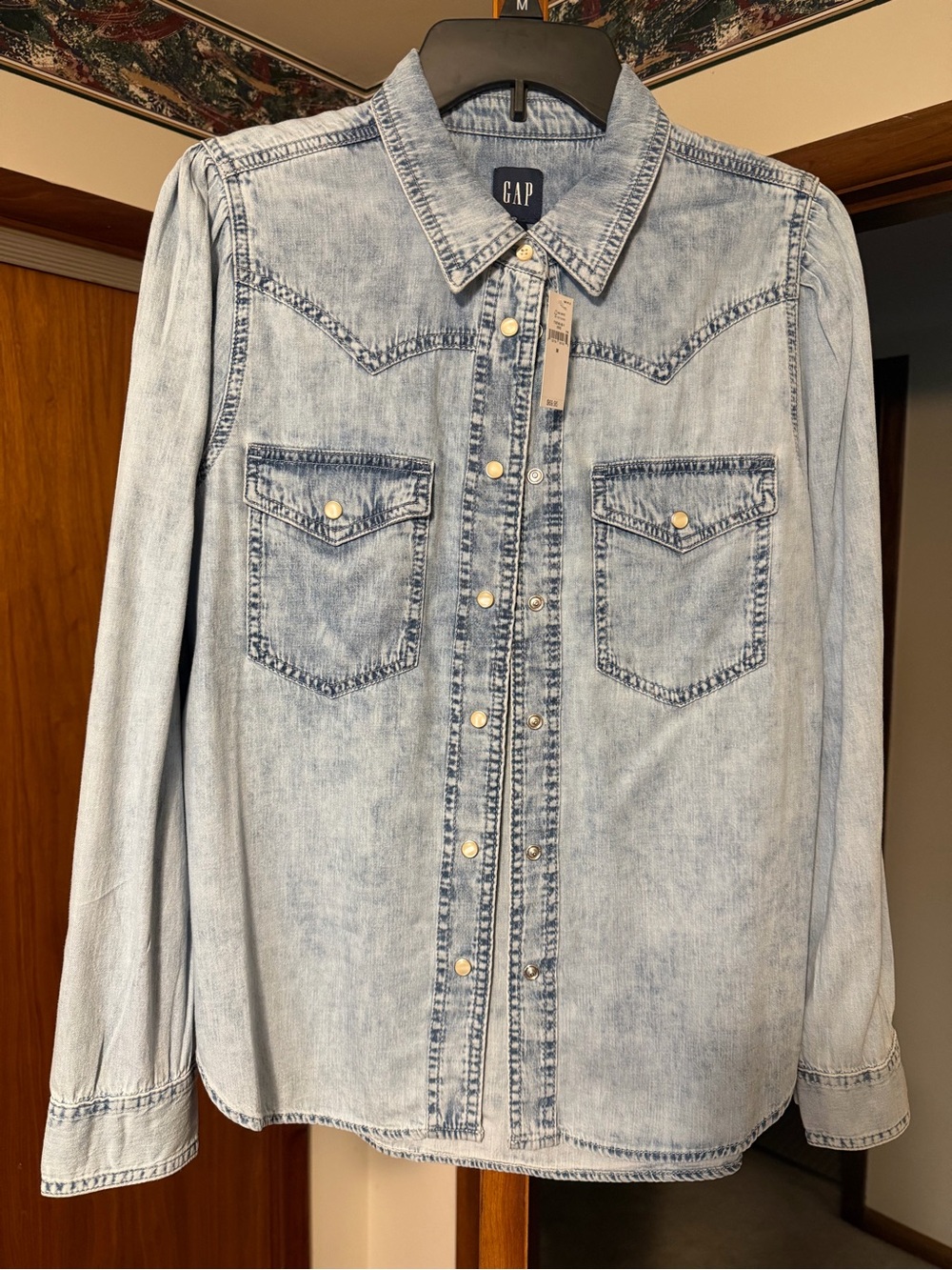 NWT GAP Light Wash Denim Button-Down Western Shirt size medium